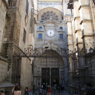 Entrance We do not know why but the clock hands are always stuck at 12:00