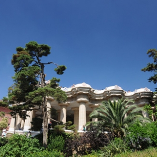Doric colonnade along the front side The 100 columns make it look like a palace It was actually supposed to be a market
