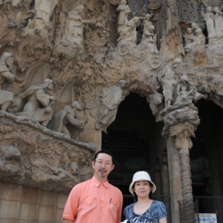 With Esturo Sotoo in front of his own sculpture