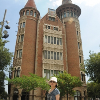 Gaudi construction in Barcelona (2)-1